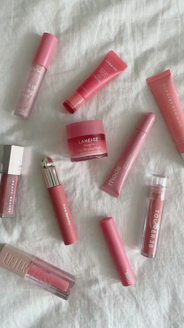 Pamper Your Loved Ones: Luxury Beauty Gifts They’ll Adore